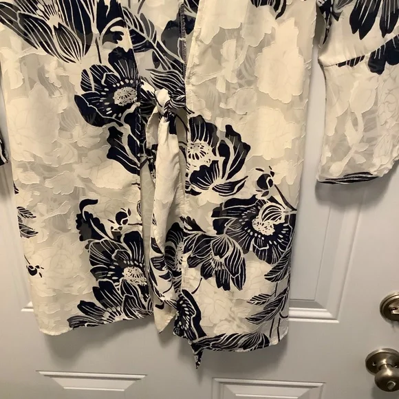 altar’d state| Burnout Tie Front Kimono Bell Sleeves Boho Floral *Flaw* Sz S - Picture 5 of 8